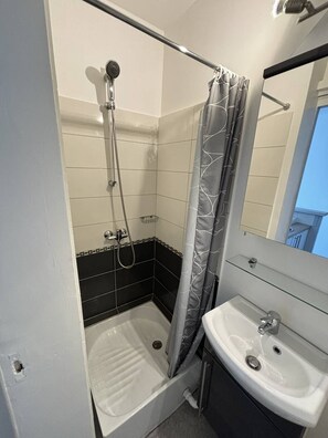 Bathroom - 400 m from the ocean - completely renovated studio - MIMIZAN PLAGE (Mimizan)