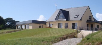 Villa with private pool at the entrance to the Crozon peninsula