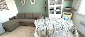 Downtown Oasis: Steps from Shops, 300m from Beach, and All Amenities