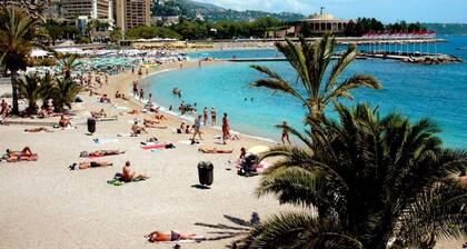 Magnificent apartment in a secure residence 50 meters from Monaco!