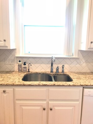 Fridge, microwave, oven, stovetop - Magnolia Market - 4 Miles away (Waco)