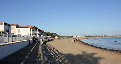Petit Duplex Centre-Ville, PrÚs Plage, Terrasse, Parking, Animaux Acceptés
