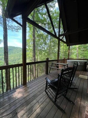 Property grounds - Winter Special in the quiet woods (Sevier County)