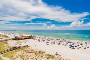 On the beach - Seawind 609 | Beautiful updated condo! Amazing location! Splash pad for kids! (Gulf Shores)