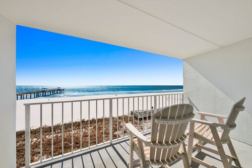 Beachfront 1BR + Bonus Bunk Alcove @ Emerald Skye • Sleeps 6