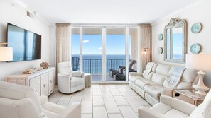 Smart TV, reproductor de DVD, libros, videoteca