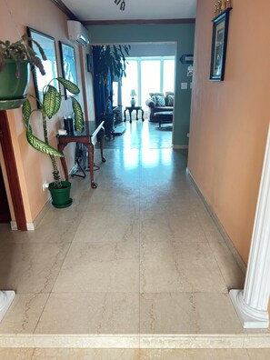 Interior - Beautiful Water Front Property - Snorkel, Fish, or RELAX in the BEST LOCATION! (Devonshire)