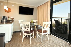 Dining - BEAUTIFUL CONDO IN BEACHSIDE RESORT ON GOLDEN MILE (Myrtle Beach)