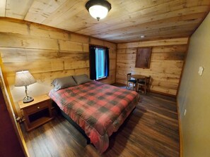 5 bedrooms, iron/ironing board, free WiFi, bed sheets