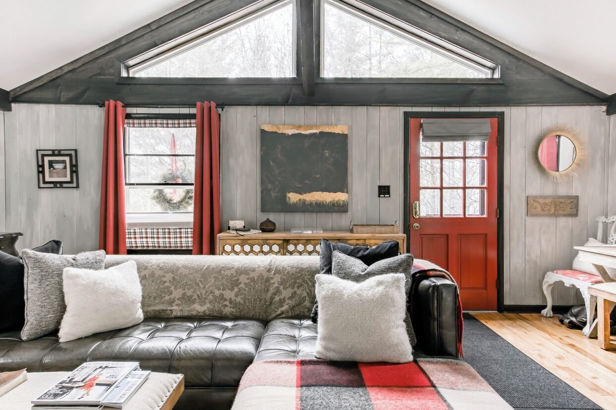 Smart-TV, Kamin, DVD-Player, Bücher