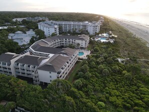 Exterior - 129 Breakers - Prime Oceanfront Location  (Hilton Head Island)