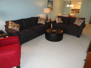 Een televisie, een dvd-speler en een filmbibliotheek