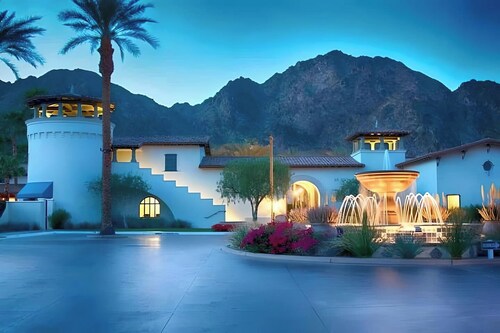 Luxury Legacy Resort Poolside 3BR 5-Star Villa, Mountain Views, 2 Primary Suites