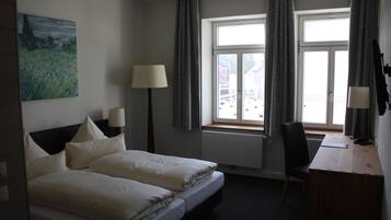 Caja de seguridad en la habitación y escritorio