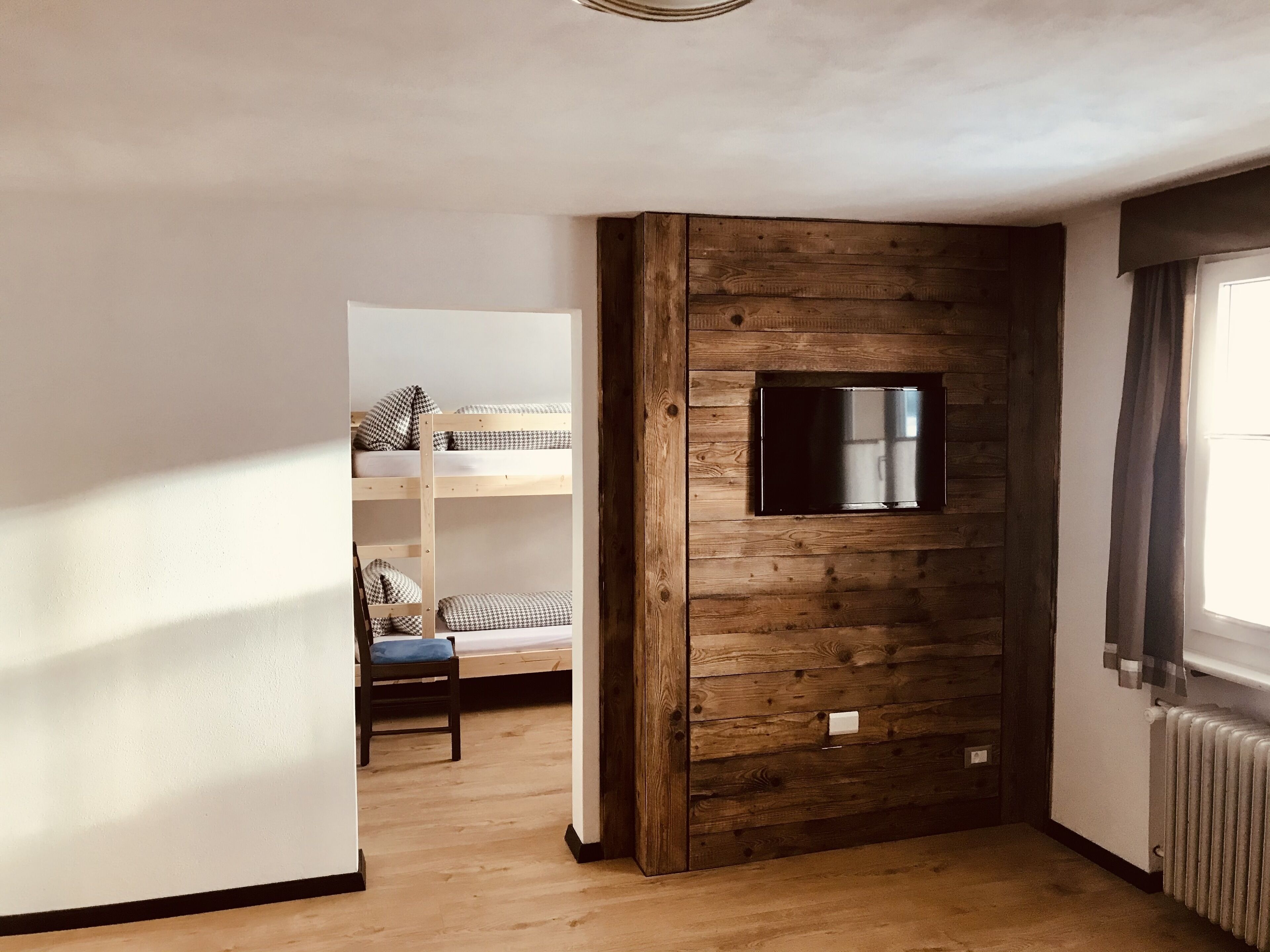 standard quadruple room | 1 bedroom, down duvets, individually furnished, desk