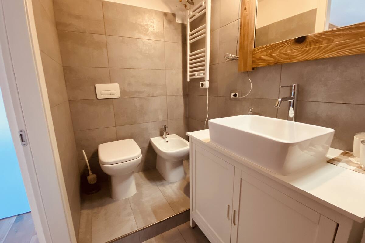 standard quadruple room | 1 bedroom, down duvets, individually furnished, desk