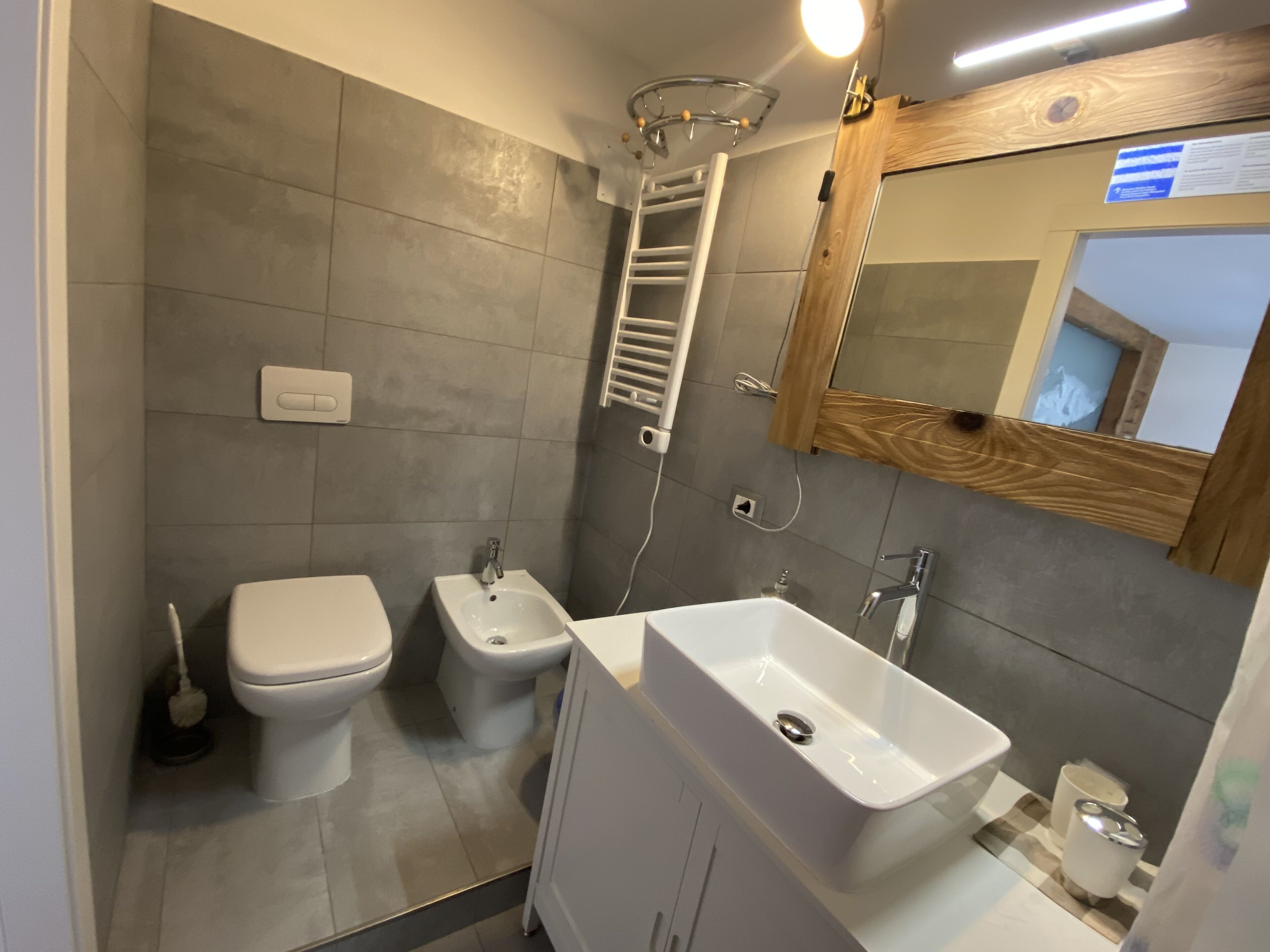 standard quadruple room | bathroom | shower, free toiletries, hair dryer, towels