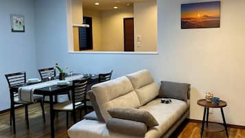 Familie suite | Woonruimte | Een flatscreentelevisie