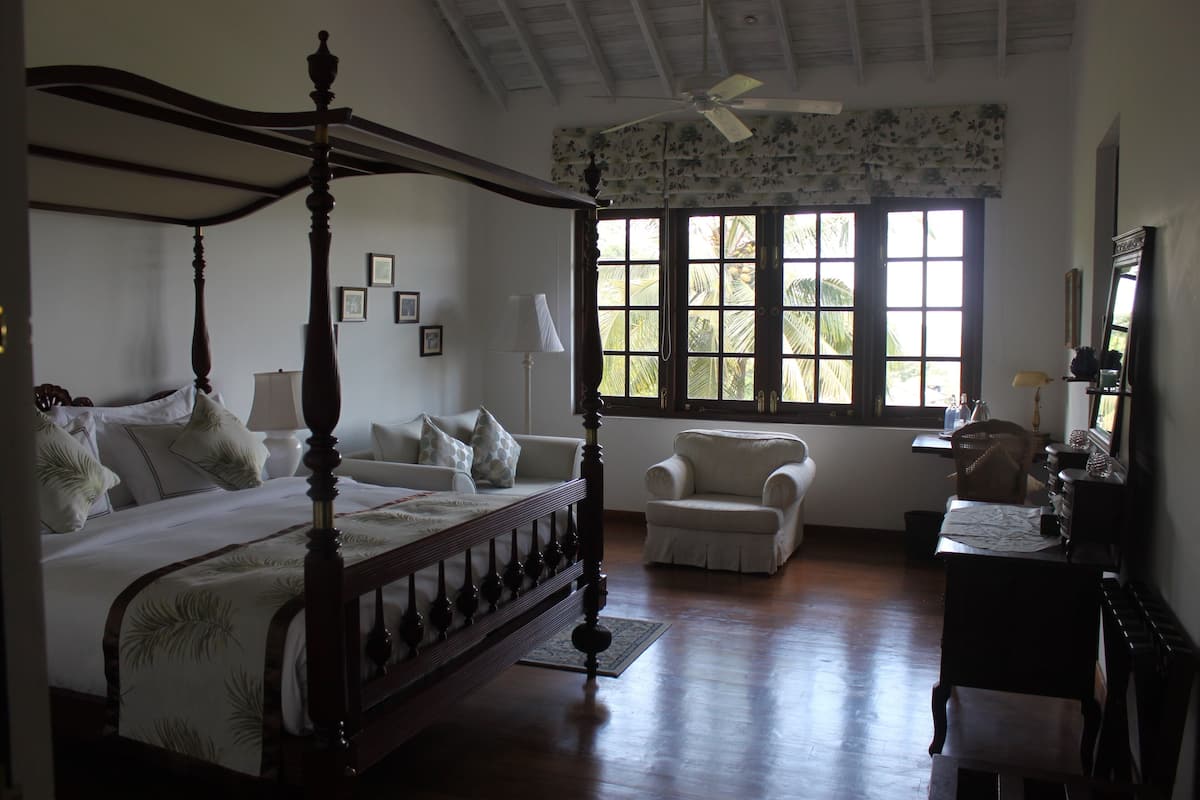Deluxe-Suite, 1 King-Bett, Stadtblick, Bergseite