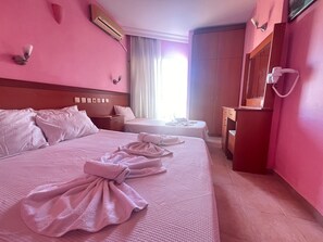 Family Apartment, 1 Bedroom, Kitchen, Sea View | Individually decorated, individually furnished, desk, soundproofing - Hotel Holiday Apart (Didim)