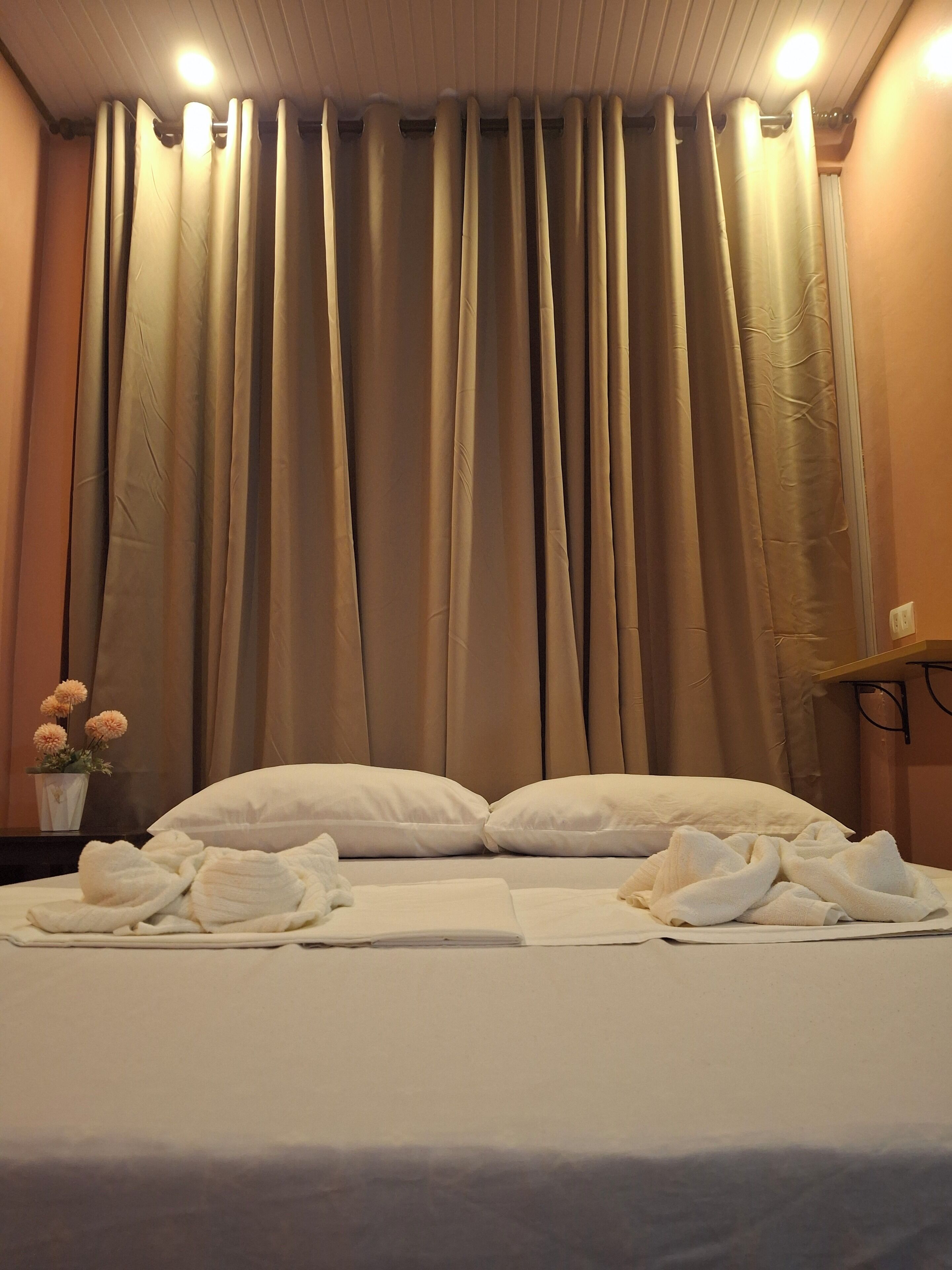 Habitación (Narra) | 1 dormitorio, escritorio, espacio para trabajar con un portátil