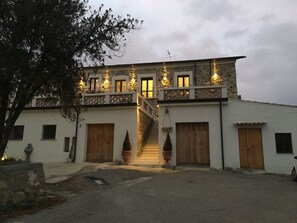 Façana frontal de l'allotjament