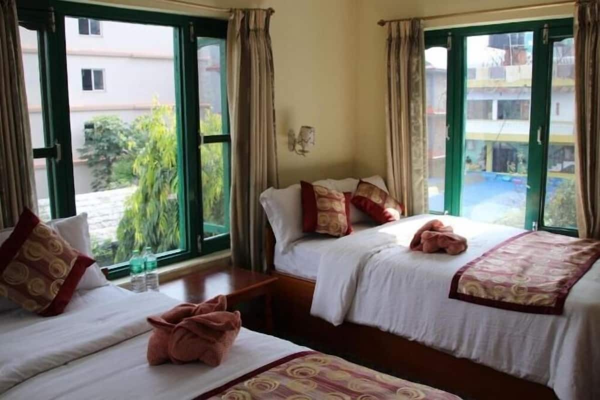 In-room safe, desk, free WiFi