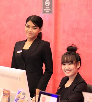 Bar (on property) - Secrets Hotel Cambodia (Phnom Penh)