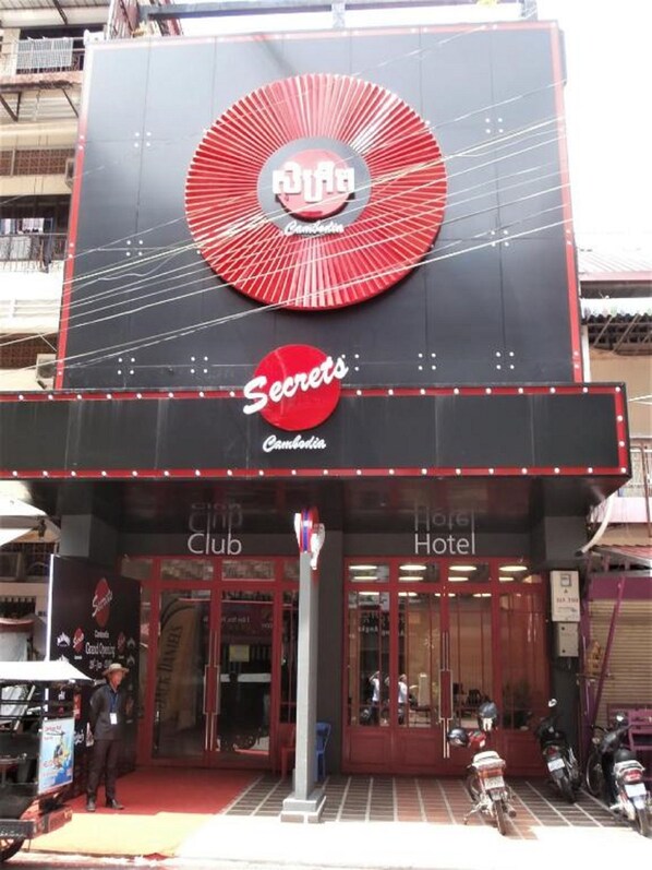 Exterior detail - Secrets Hotel Cambodia (Phnom Penh)
