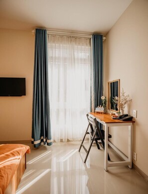 1 phòng ngủ, bàn, bàn ủi/dụng cụ ủi quần áo 