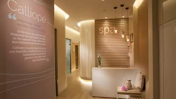 Sauna, tina de hidromasaje, baño de vapor y tratamientos corporales