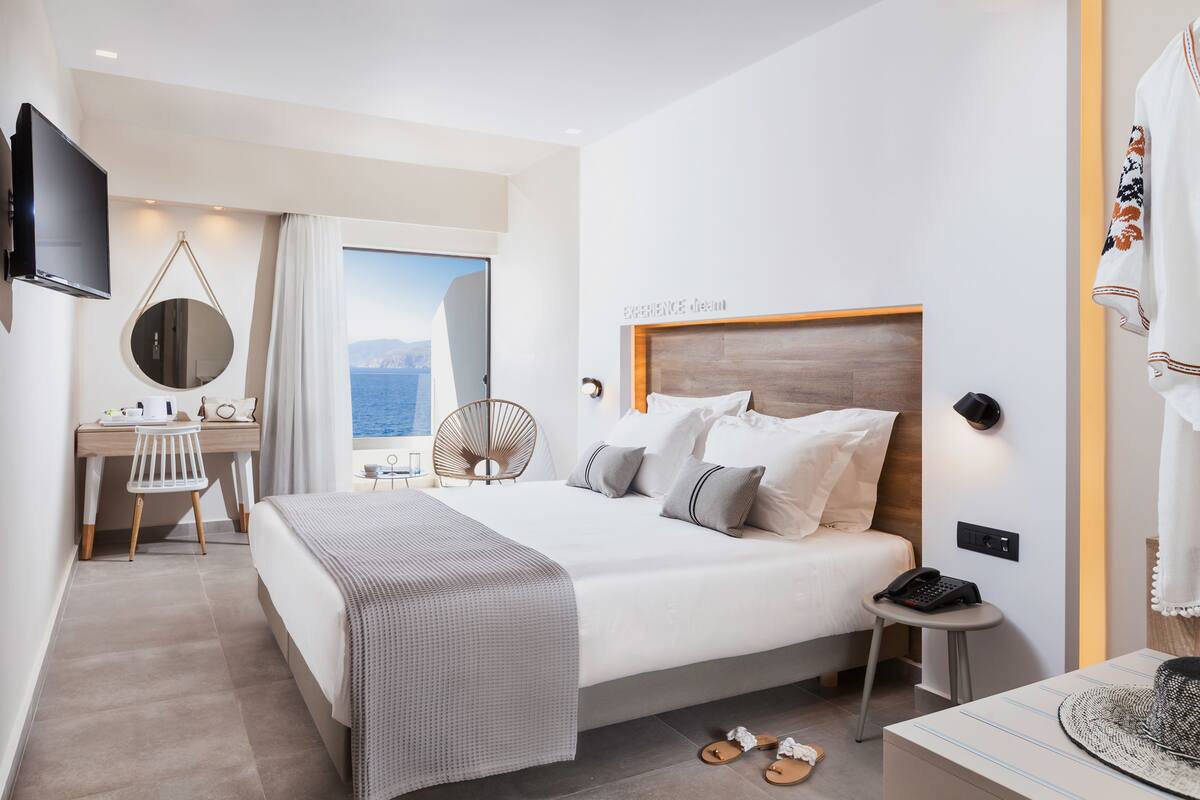 Deluxe Double Room, Sea View | In-room safe, blackout drapes, soundproofing