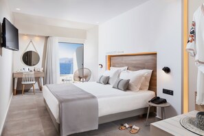 Doppia Deluxe, vista mare | Una cassaforte in camera, tende oscuranti, insonorizzazione
