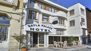 Standard Double or Twin Room, Sea View | Street view - Nayla Palace Hotel (Istanbul)