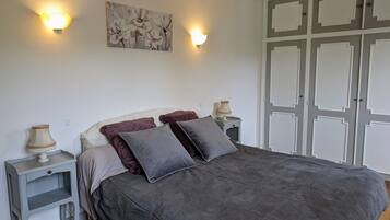 Chambre Double Confort | Literie de qualité supérieure, décoration personnalisée