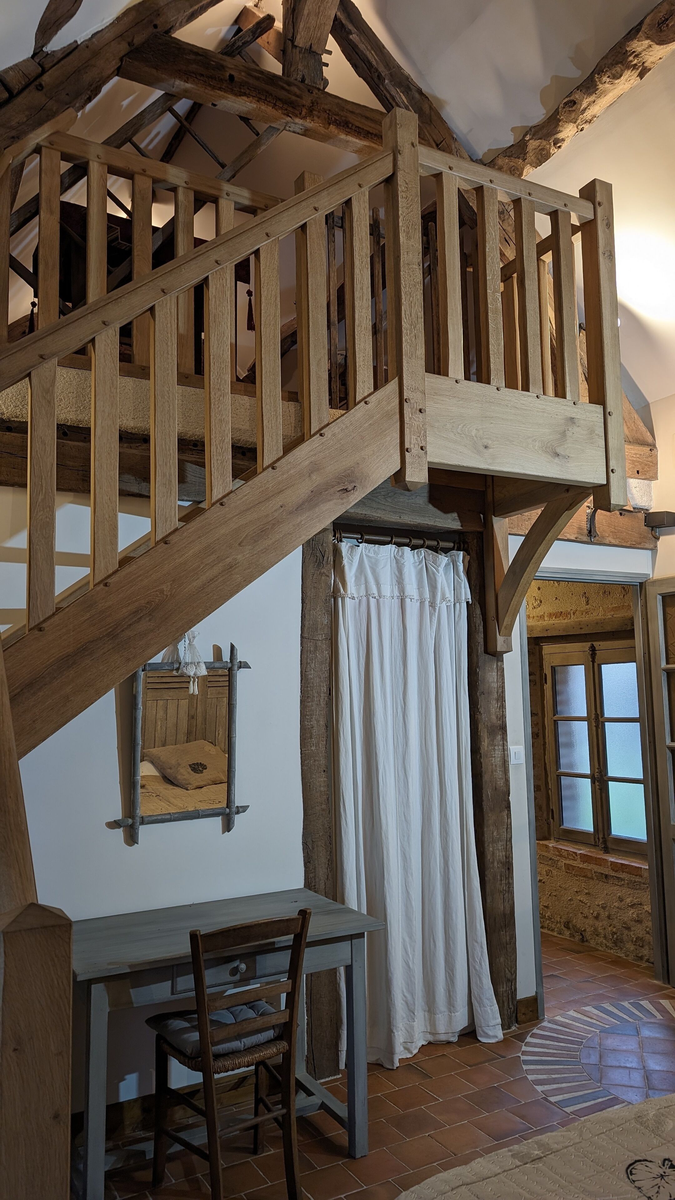 傳統客房 | 高級寢具、獨特裝潢、布置獨特、書桌