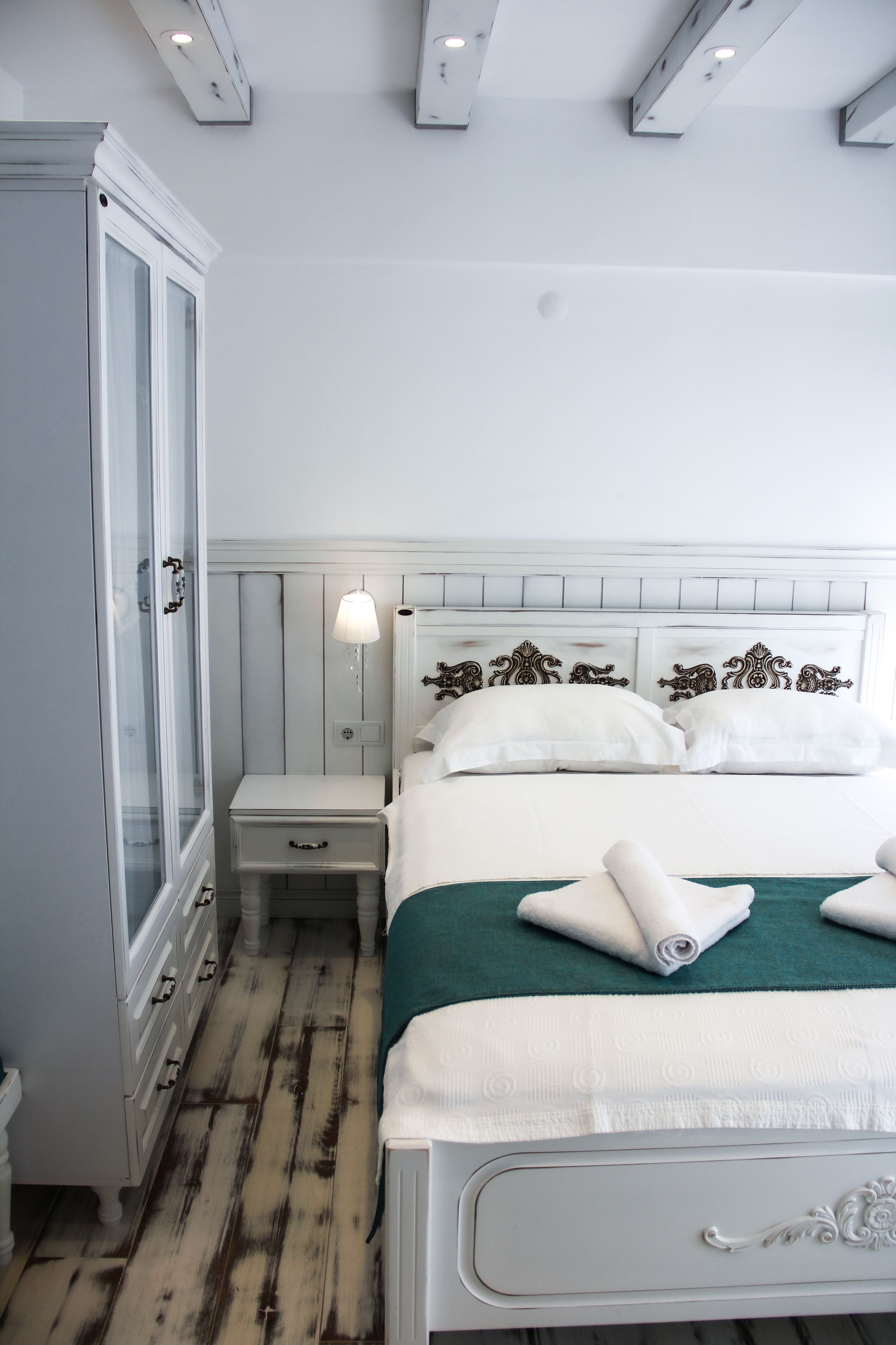 standard room | free wifi, bed sheets