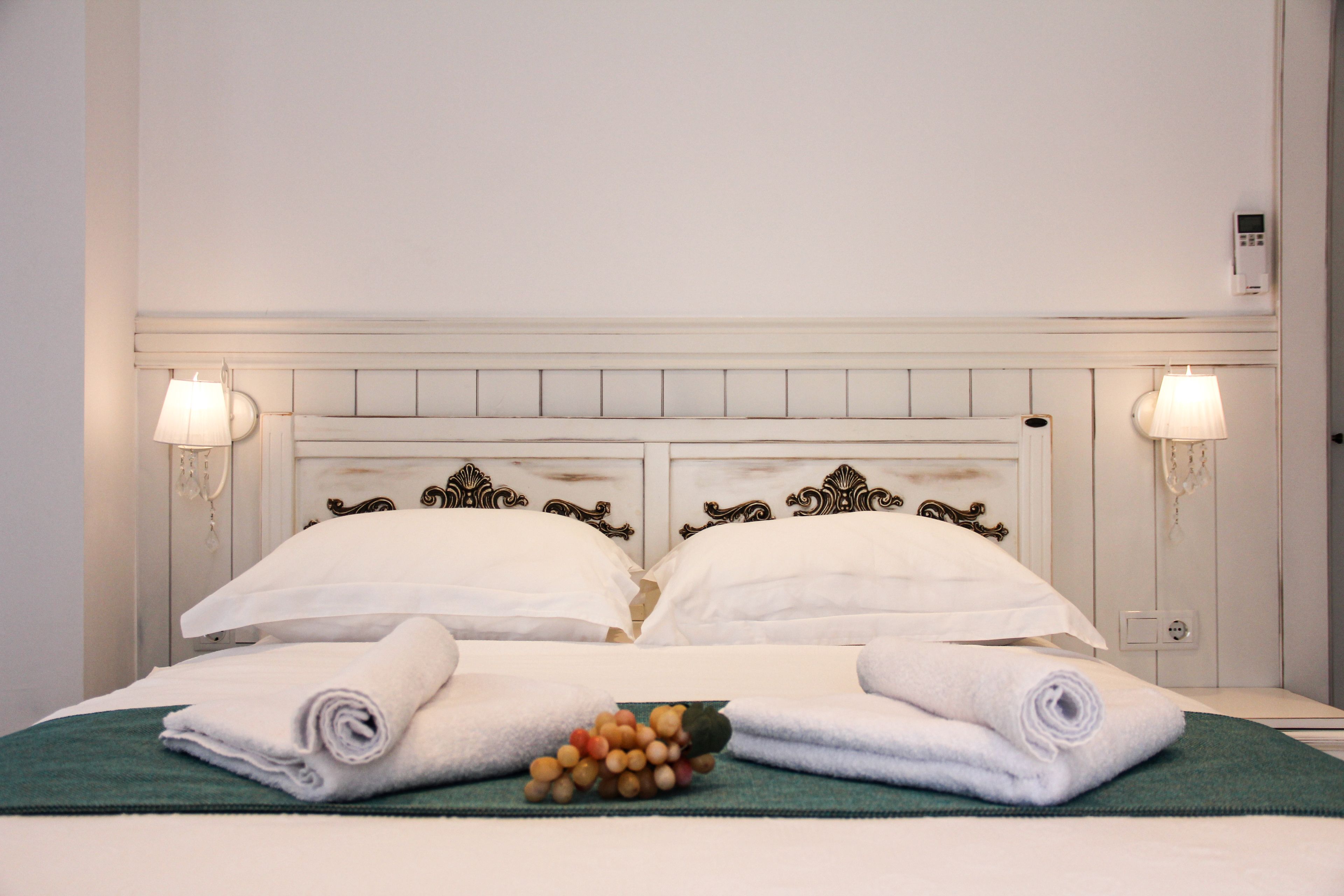 deluxe room | free wifi, bed sheets