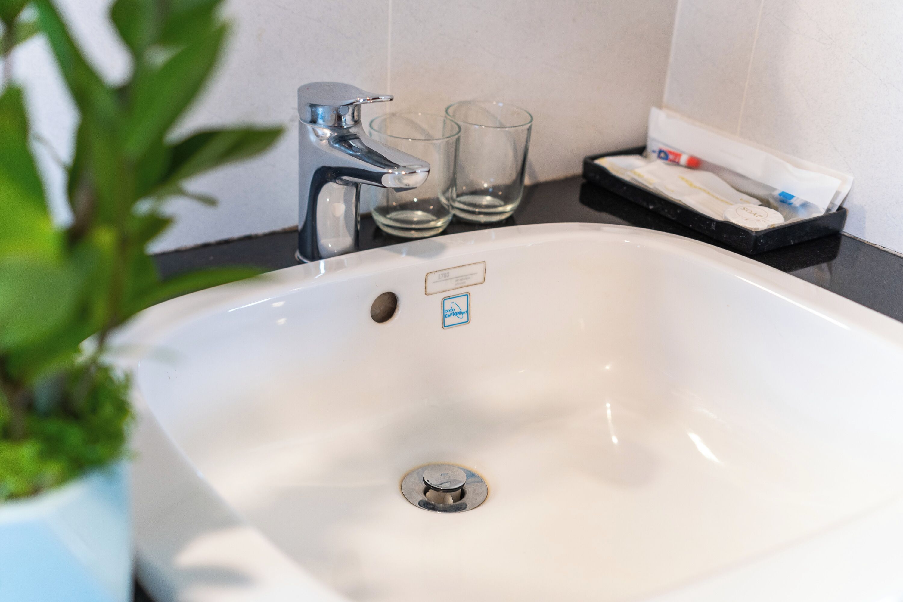 standard room | bathroom | free toiletries, hair dryer, bathrobes, bidet