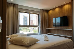 Apartamento superior, 1 habitación | 1 dormitorio, minibar, caja fuerte y escritorio