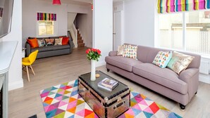 Luxury Townhome, 4 Bedrooms | Living room | Smart TV, Netflix - Old Regency Bakery-The Big Holiday House (Brighton)