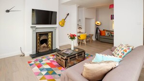 Luxury Townhome, 4 Bedrooms | Living room | Smart TV, Netflix - Old Regency Bakery-The Big Holiday House (Brighton)