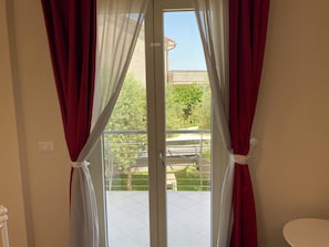 Classic Triple Room | Free minibar items, desk, laptop workspace, iron/ironing board - Miro' Agropoli (Agropoli)