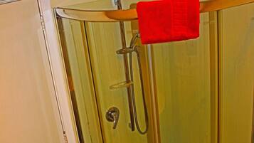 Standard House, 4 Bedrooms | Bathroom shower