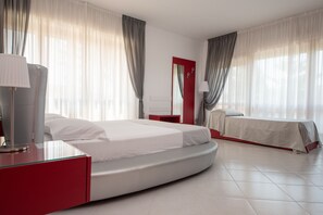 Tremannsrom – luksus, flere senger, massasjebadekar | Utsikt fra rommet