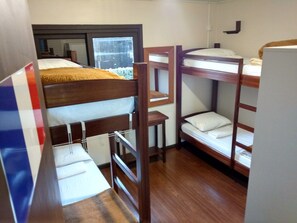 Minibar, iron/ironing board, free WiFi, bed sheets
