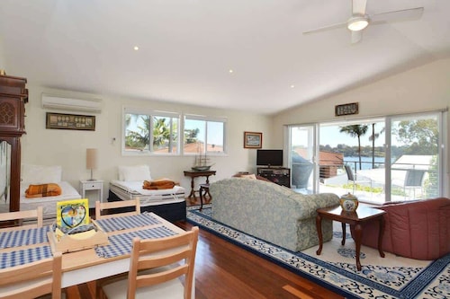 Edgewater Studio at Morisset Memories