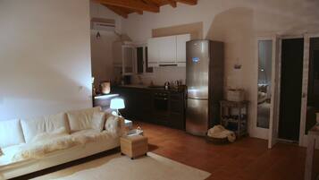 Fireplace, books, stereo