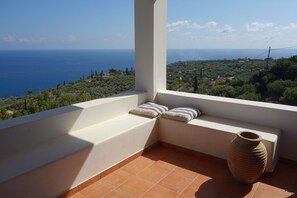 Property grounds - Beautiful House Near Koroni, Peloponnesos Stunning Sea View (Koroni)