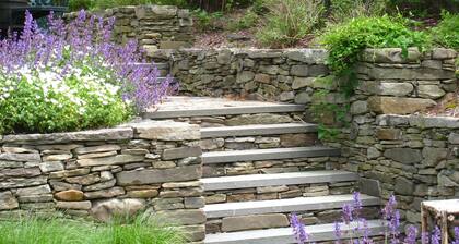 Upea perhe kotikaupunki kaupunginosassa. MYYNNISSÄ - kaksi suurta kesäviikkoa jäljellä. AC